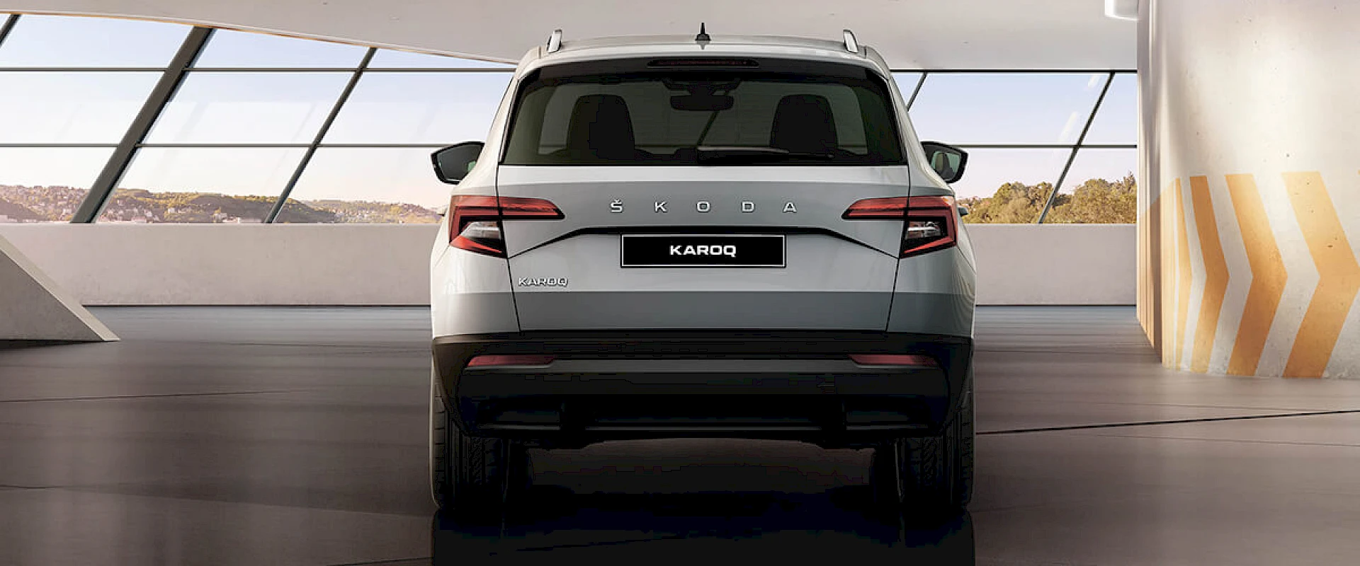 Фирменный кристаллический стиль &Scaron;KODA читается в четко прочерченных линиях кузова.